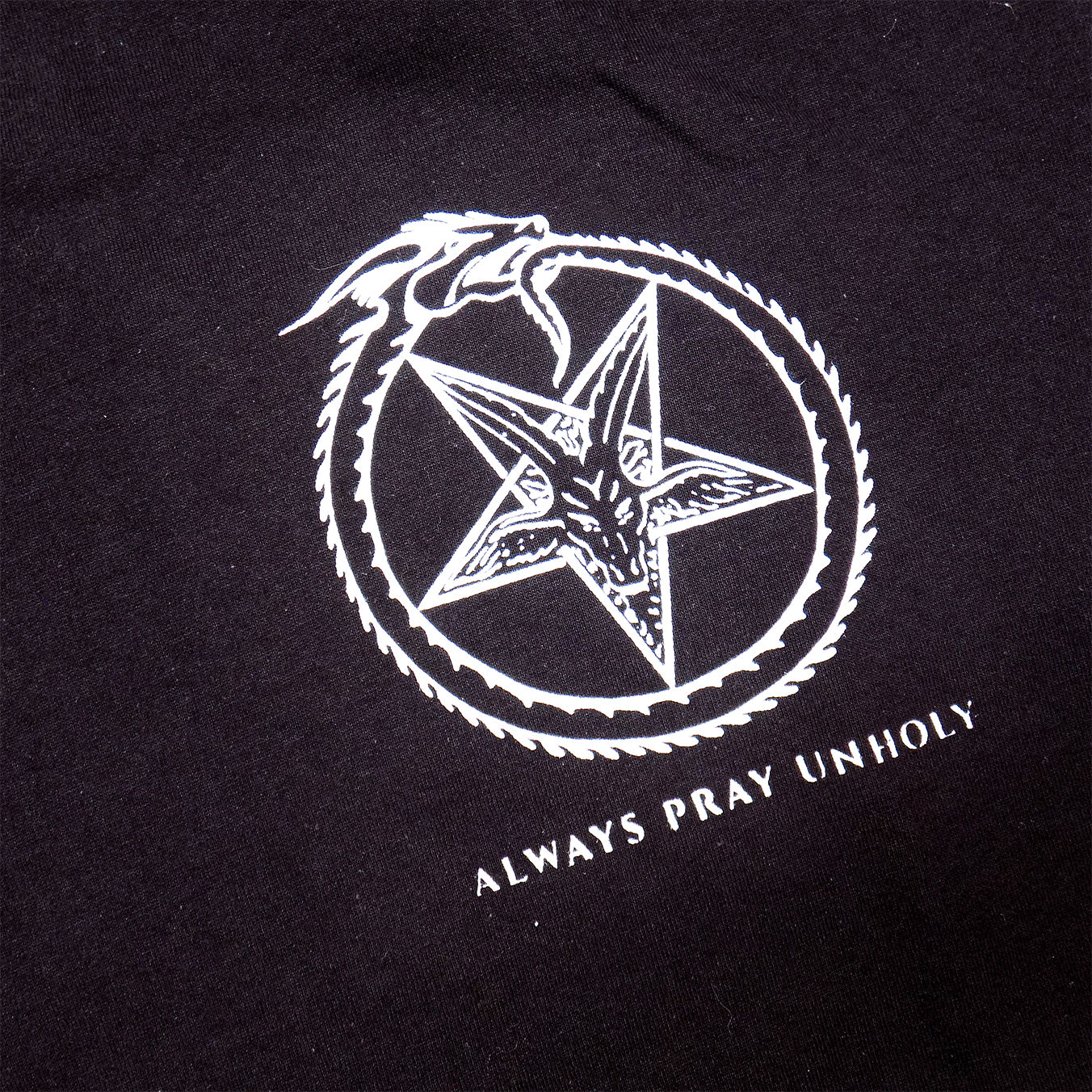 Playera negra Always pray unholy