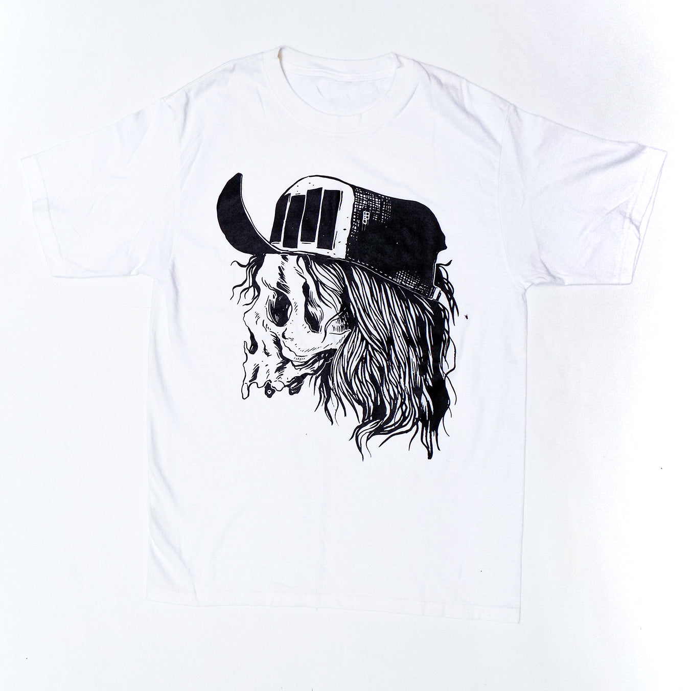 Playera blanca calavera camionera